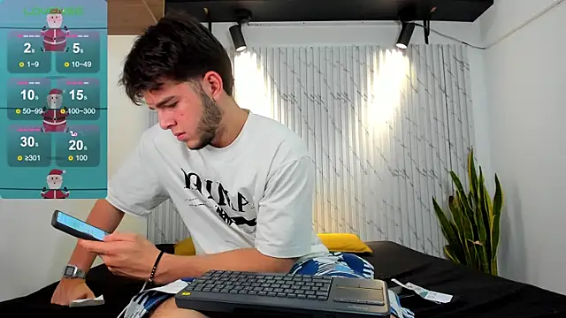 danielclarton1 online show from December 2024 12:20:01 AM