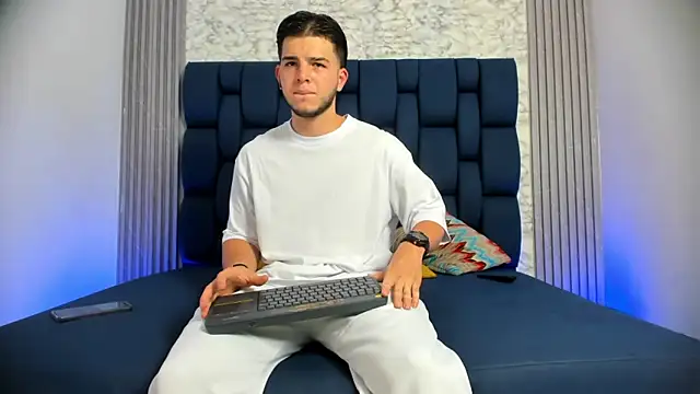 danielclarton1 online show from January 2025 06:10:01 PM