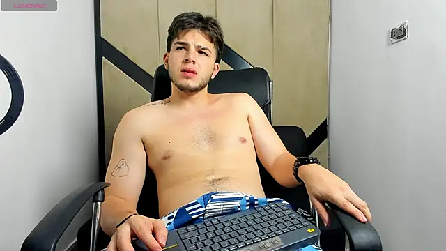danielclarton1 online show from January 2025 01:37:02 AM