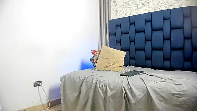 danielclarton1 online show from February 2025 01:59:01 PM