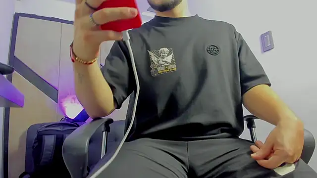 danielclarton1 online show from October 2025 01:23:01 AM