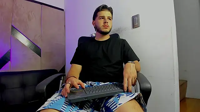 danielclarton1 online show from October 2025 11:13:01 PM