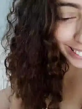 Snapshot of Sweet-diamondxxx chatting on December 2024 12:44:02 PM Sweet-diamondxxx online show from December 2024 12:44:02 PM