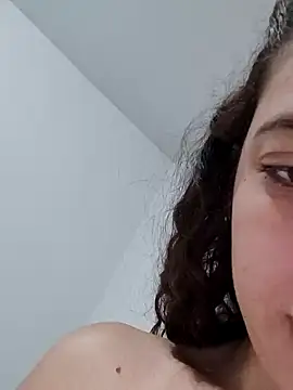 Snapshot of Sweet-diamondxxx chatting on December 2024 06:29:01 AM Sweet-diamondxxx online show from December 2024 06:29:01 AM