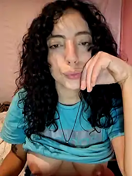 Snapshot of Sweet-diamondxxx chatting on October 2025 05:33:02 PM Sweet-diamondxxx online show from October 2025 05:33:02 PM