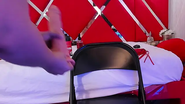 Snapshot of SusanCouper chatting on January 2026 01:37:02 PM SusanCouper online show from January 2026 01:37:02 PM