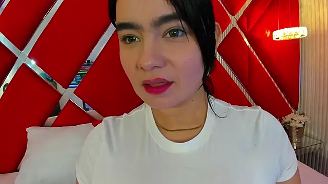 Snapshot of SusanCouper chatting on February 2026 10:43:01 PM SusanCouper online show from February 2026 10:43:01 PM