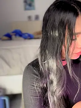 -Loren- online show from October 2025 10:57:01 AM