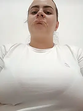 Im Amelia online show from March 2026 08:23:02 PM