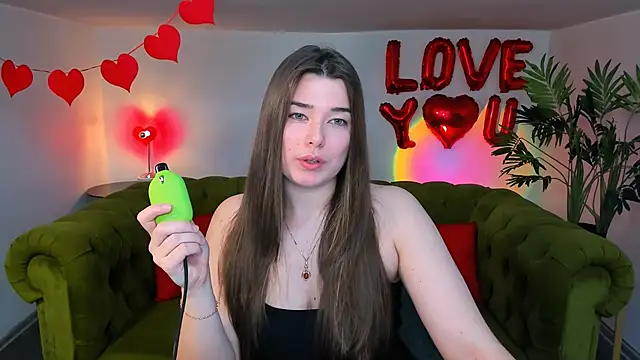 Snapshot of _Sun_Shy_ chatting on February 2025 11:14:02 PM Sun Shy online show from February 2025 11:14:02 PM