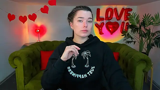 Snapshot of _Sun_Shy_ chatting on February 2025 12:59:02 PM Sun Shy online show from February 2025 12:59:02 PM