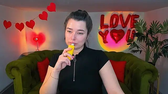 Snapshot of _Sun_Shy_ chatting on February 2025 01:17:02 PM Sun Shy online show from February 2025 01:17:02 PM
