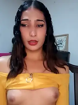 Lanna hott  online show from March 2025 11:00:02 PM