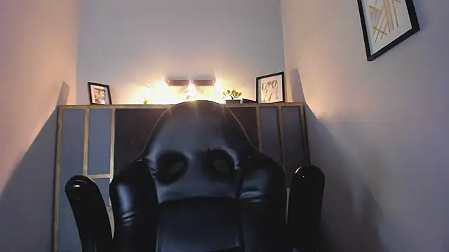 Snapshot of Valkiria_ponce chatting on January 2025 04:48:02 PM Valkiria ponce online show from January 2025 04:48:02 PM