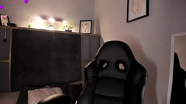 Snapshot of Valkiria_ponce chatting on February 2025 02:02:01 PM Valkiria ponce online show from February 2025 02:02:01 PM