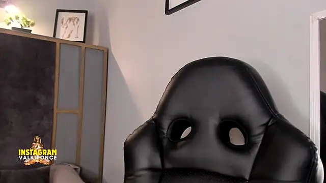 Snapshot of Valkiria_ponce chatting on February 2025 05:07:02 PM Valkiria ponce online show from February 2025 05:07:02 PM