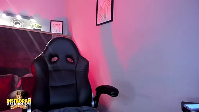 Snapshot of Valkiria_ponce chatting on February 2025 02:15:02 PM Valkiria ponce online show from February 2025 02:15:02 PM