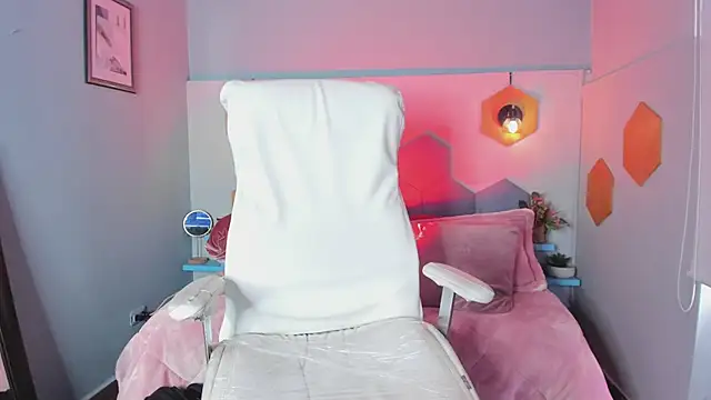 Snapshot of Valkiria_ponce chatting on March 2025 02:15:02 PM Valkiria ponce online show from March 2025 02:15:02 PM