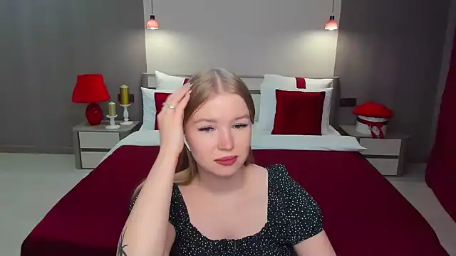 Snapshot of shy__lady chatting on January 2025 12:59:01 AM shy lady online show from January 2025 12:59:01 AM