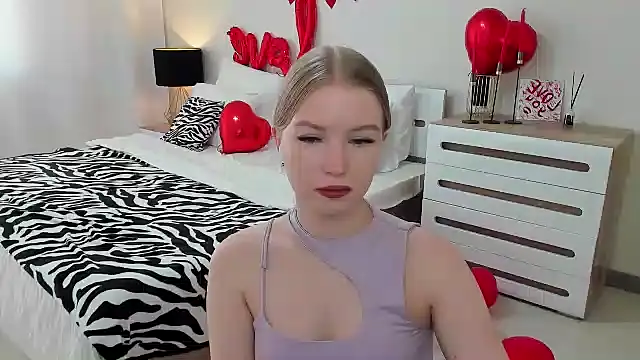 Snapshot of shy__lady chatting on February 2025 10:19:01 AM shy lady online show from February 2025 10:19:01 AM
