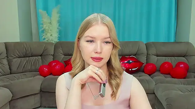 Snapshot of shy__lady chatting on February 2025 10:09:01 PM shy lady online show from February 2025 10:09:01 PM