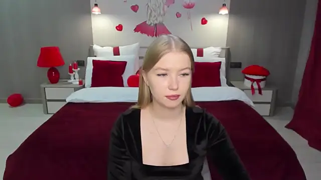 Snapshot of shy__lady chatting on February 2025 06:04:02 PM shy lady online show from February 2025 06:04:02 PM