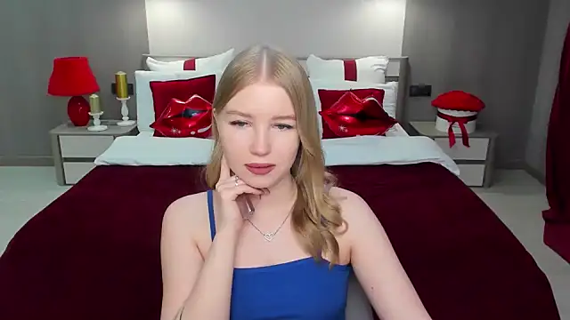 Snapshot of shy__lady chatting on February 2025 12:32:01 AM shy lady online show from February 2025 12:32:01 AM