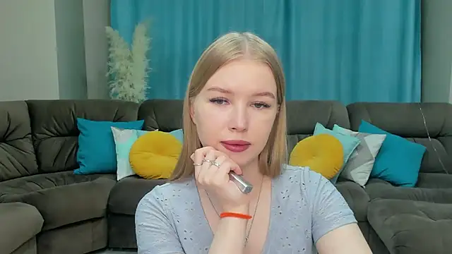 Snapshot of shy__lady chatting on March 2025 03:02:01 PM shy lady online show from March 2025 03:02:01 PM
