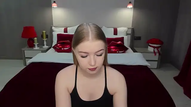 Snapshot of shy__lady chatting on March 2025 06:23:01 PM shy lady online show from March 2025 06:23:01 PM
