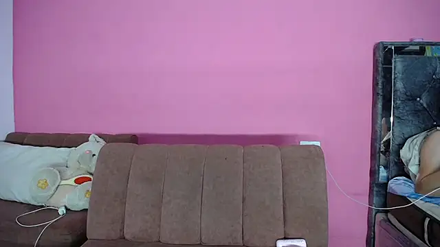 FerneyManti online show from September 2025 01:44:01 AM