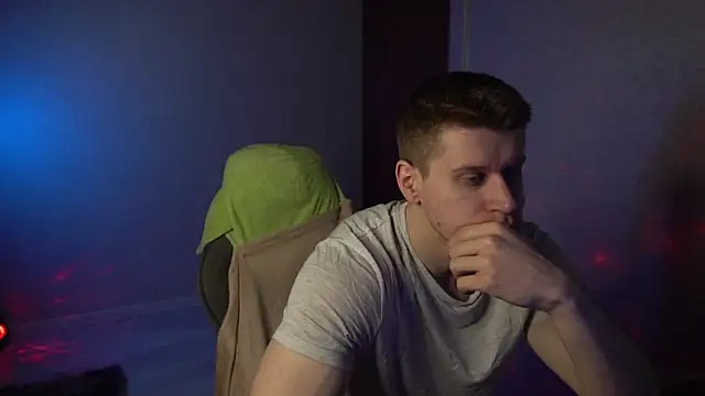 Bruno Banani online show from December 2025 08:02:02 PM