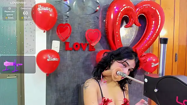 zyle boobs online show from February 2025 04:37:01 AM