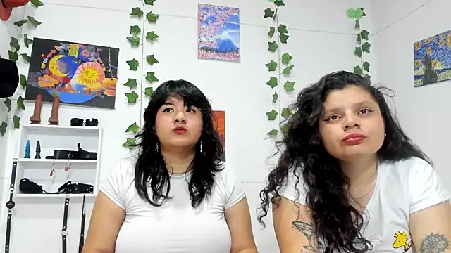 Snapshot of Karol_IsabelCouple chatting on September 2025 02:16:02 AM Karol IsabelCouple online show from September 2025 02:16:02 AM