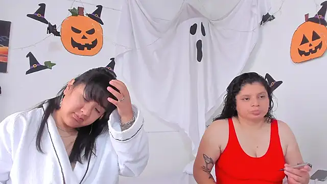 Snapshot of Karol_IsabelCouple chatting on November 2025 04:31:02 PM Karol IsabelCouple online show from November 2025 04:31:02 PM