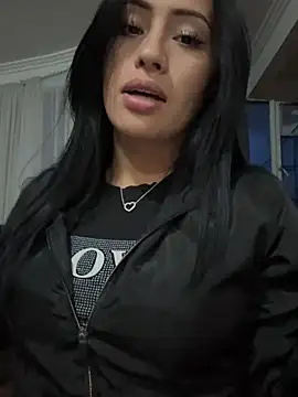 Snapshot of Sara_luna_ chatting on January 2025 11:24:01 PM Sara luna  online show from January 2025 11:24:01 PM