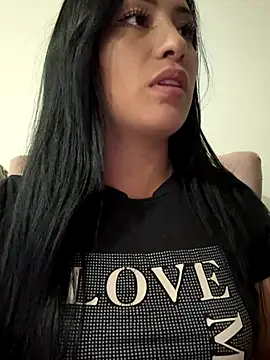 Sara luna  online show from December 2025 01:14:02 AM