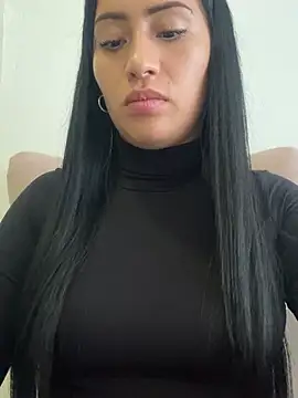 Sara luna  online show from February 2026 05:05:02 PM