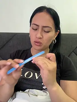 Sara luna  online show from February 2026 04:57:01 PM