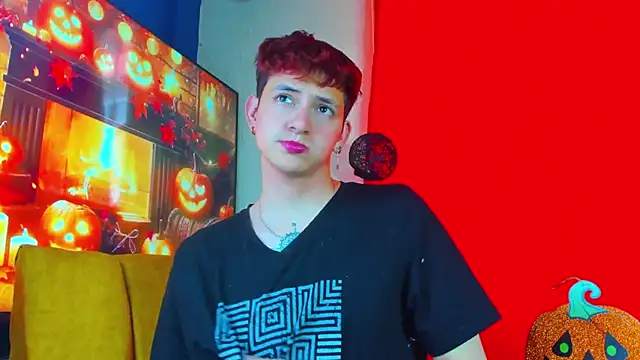 GabyThoms online show from October 2025 09:05:02 PM