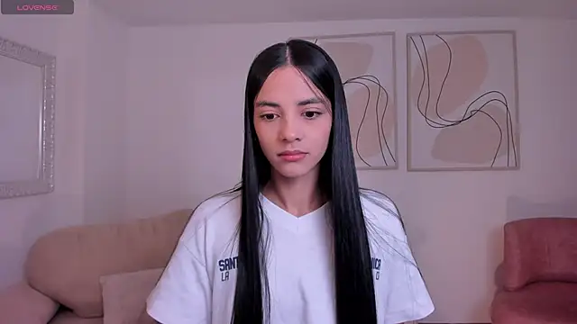 HannahJamesX online show from October 2025 05:00:01 PM