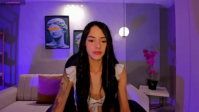 Snapshot of HannahJamesX chatting on July 2026 12:19:01 PM HannahJamesX online show from July 2026 12:19:01 PM