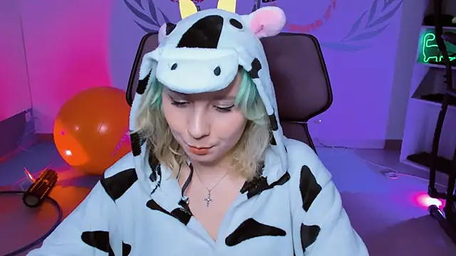 Snapshot of JasmineMilko chatting on January 2025 02:25:01 PM JasmineMilko online show from January 2025 02:25:01 PM