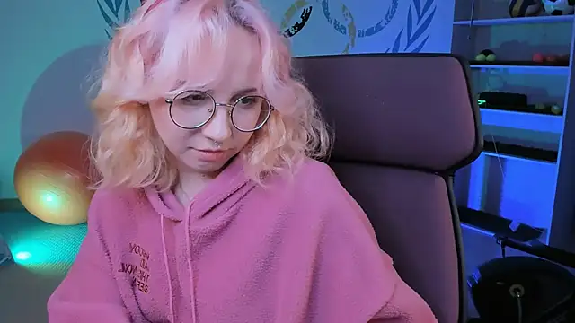 Snapshot of JasmineMilko chatting on February 2025 08:11:02 AM JasmineMilko online show from February 2025 08:11:02 AM