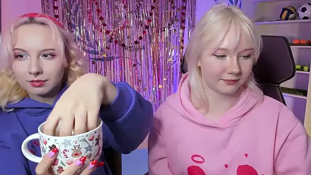 Snapshot of JasmineMilko chatting on February 2025 09:03:01 AM JasmineMilko online show from February 2025 09:03:01 AM