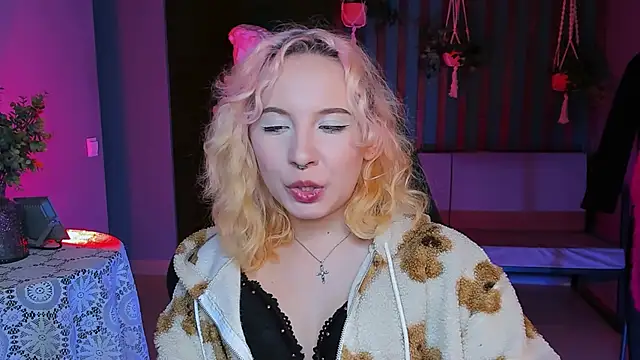 Snapshot of JasmineMilko chatting on February 2025 08:06:02 AM JasmineMilko online show from February 2025 08:06:02 AM