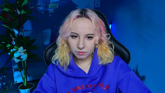 Snapshot of JasmineMilko chatting on February 2025 05:08:01 AM JasmineMilko online show from February 2025 05:08:01 AM