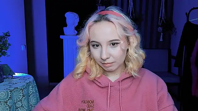 Snapshot of JasmineMilko chatting on February 2025 08:17:01 AM JasmineMilko online show from February 2025 08:17:01 AM