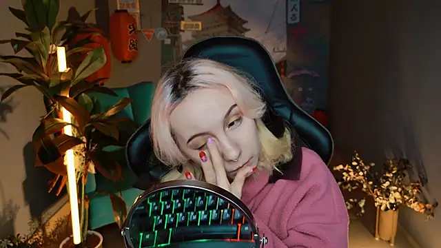 Snapshot of JasmineMilko chatting on March 2025 05:11:02 AM JasmineMilko online show from March 2025 05:11:02 AM