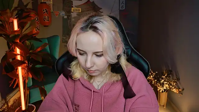 Snapshot of JasmineMilko chatting on March 2025 12:42:02 PM JasmineMilko online show from March 2025 12:42:02 PM