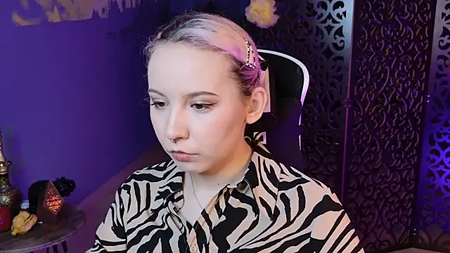 Snapshot of JasmineMilko chatting on March 2025 05:03:01 AM JasmineMilko online show from March 2025 05:03:01 AM